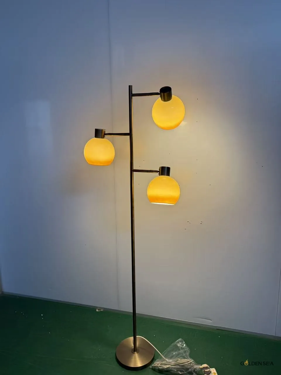 3-Light Glass Globe Floor Lamp 3-Light Glass Globe Floor Lamp