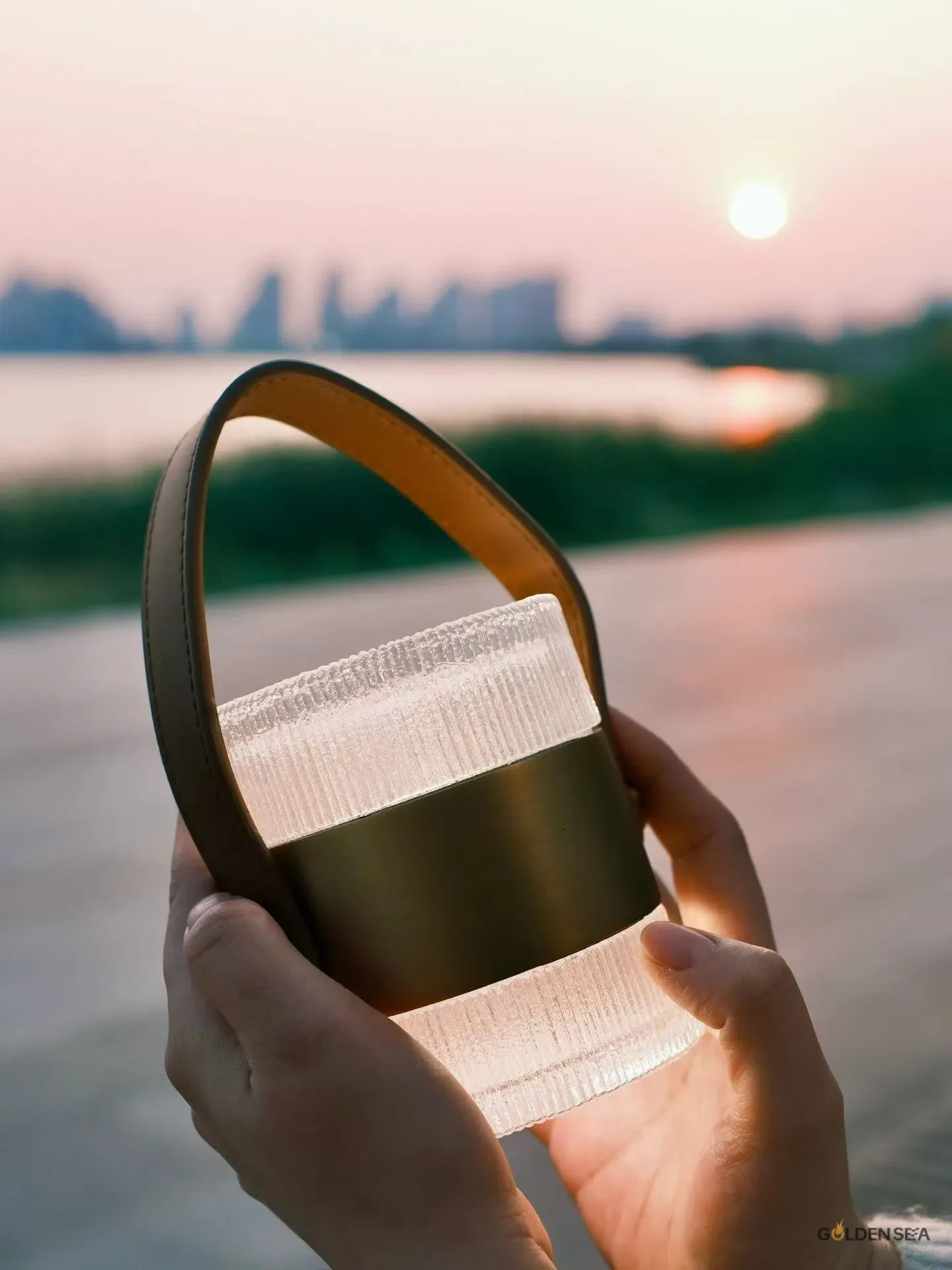 Dusk Glow Portable Lantern Dusk Glow Portable Lantern - Image 5